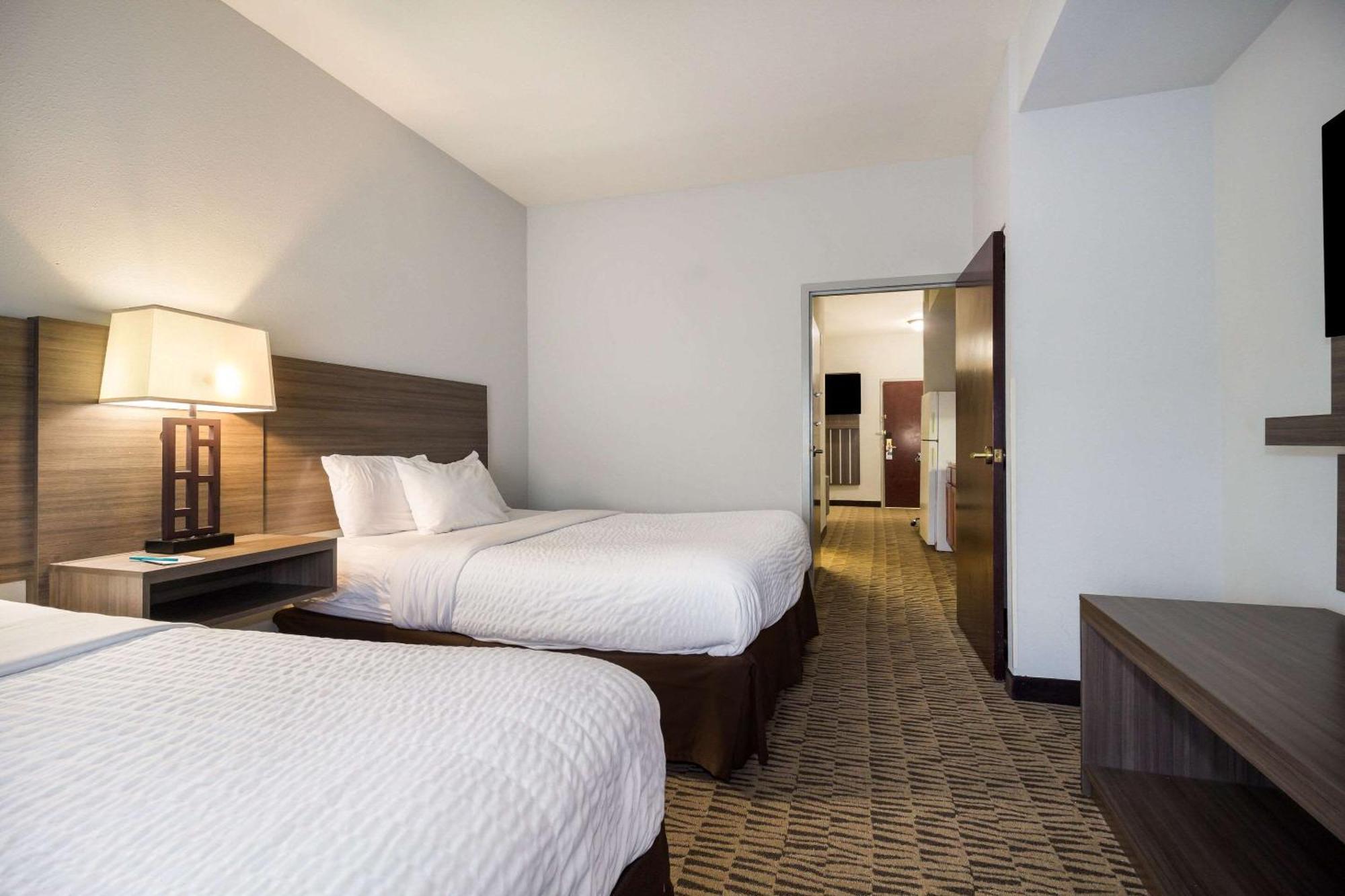Clarion Pointe Charleston - West Ashley Hotel Exterior photo