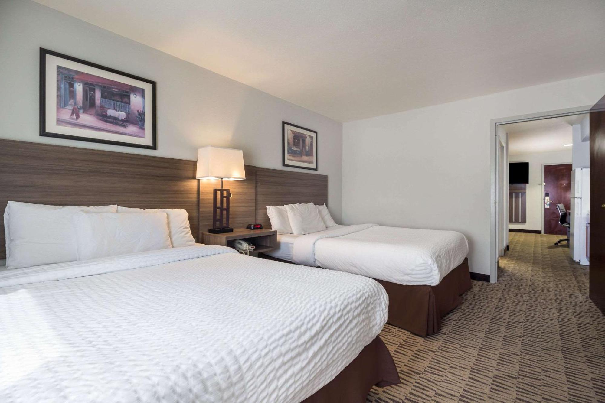 Clarion Pointe Charleston - West Ashley Hotel Exterior photo