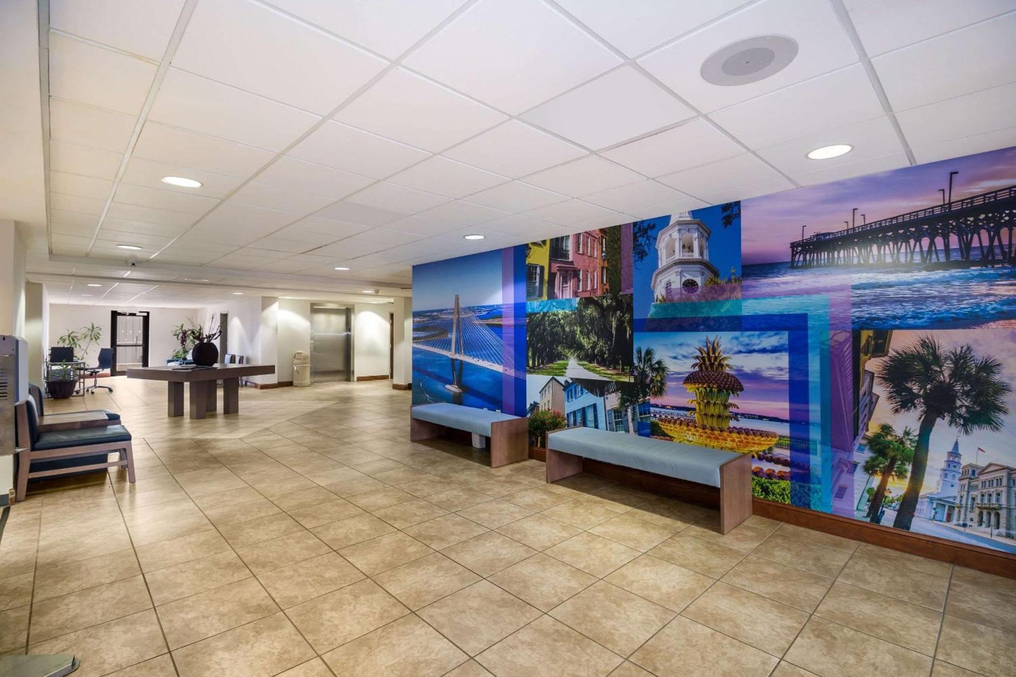 Clarion Pointe Charleston - West Ashley Hotel Exterior photo